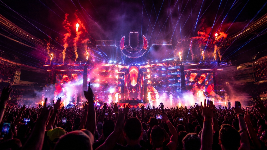 Artist coordination, stage design, production, crowd flow, and atmosphere handled end to end.